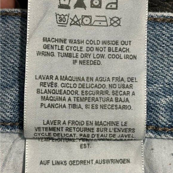 Guess Men’s Camo Patch Distressed Jeans Size 36 Light Wash Straight Leg - Picture 13 of 13